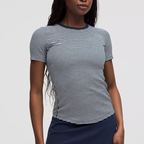 Lululemon Hold Tight Short Sleeve Shirt Minute Stripe Navy White Size 4 or 6 - Picture 2 of 10
